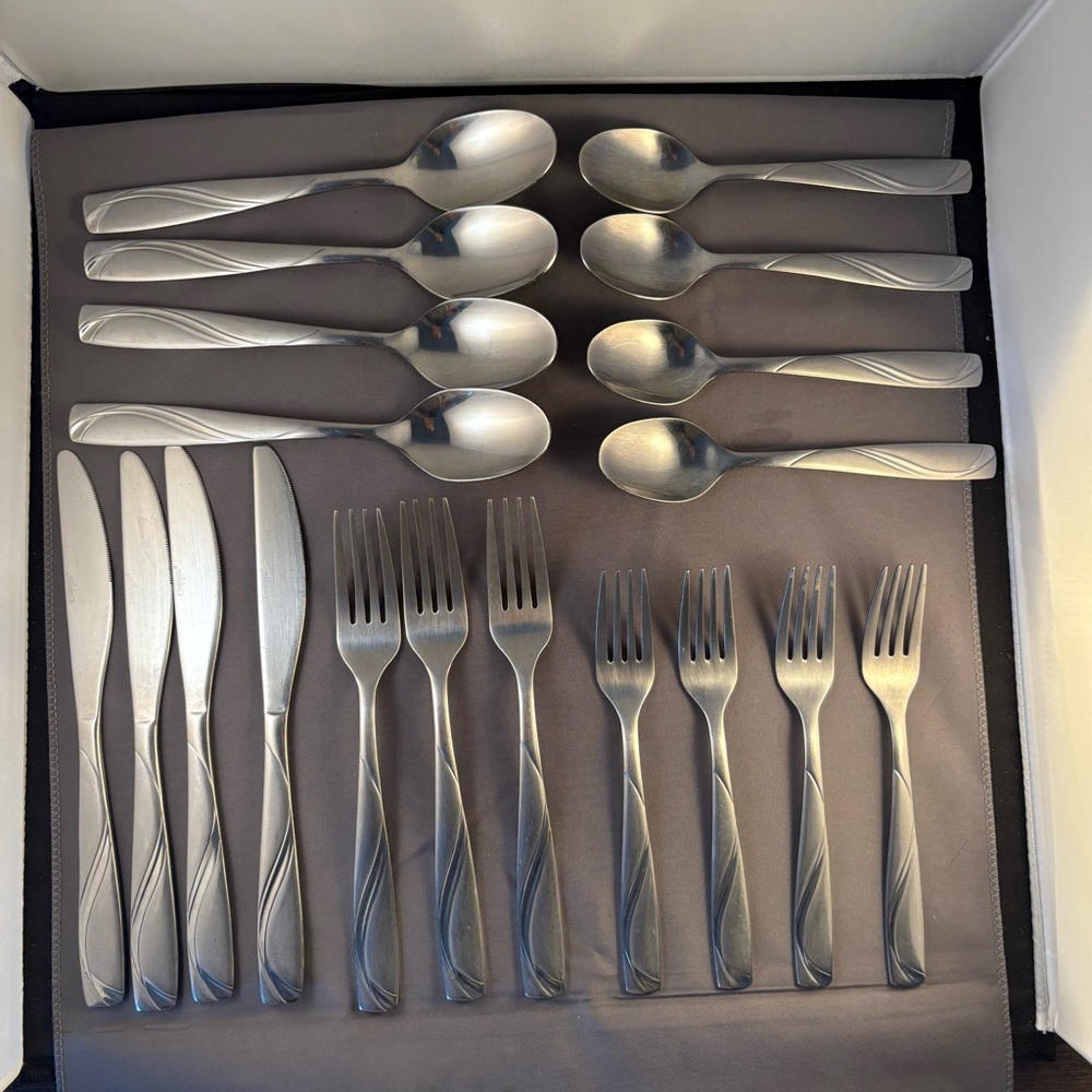 Cambridge Stainless MERCADO SAND Flatware Set Of 19 *Missing 1 Dinner Fork*‎
